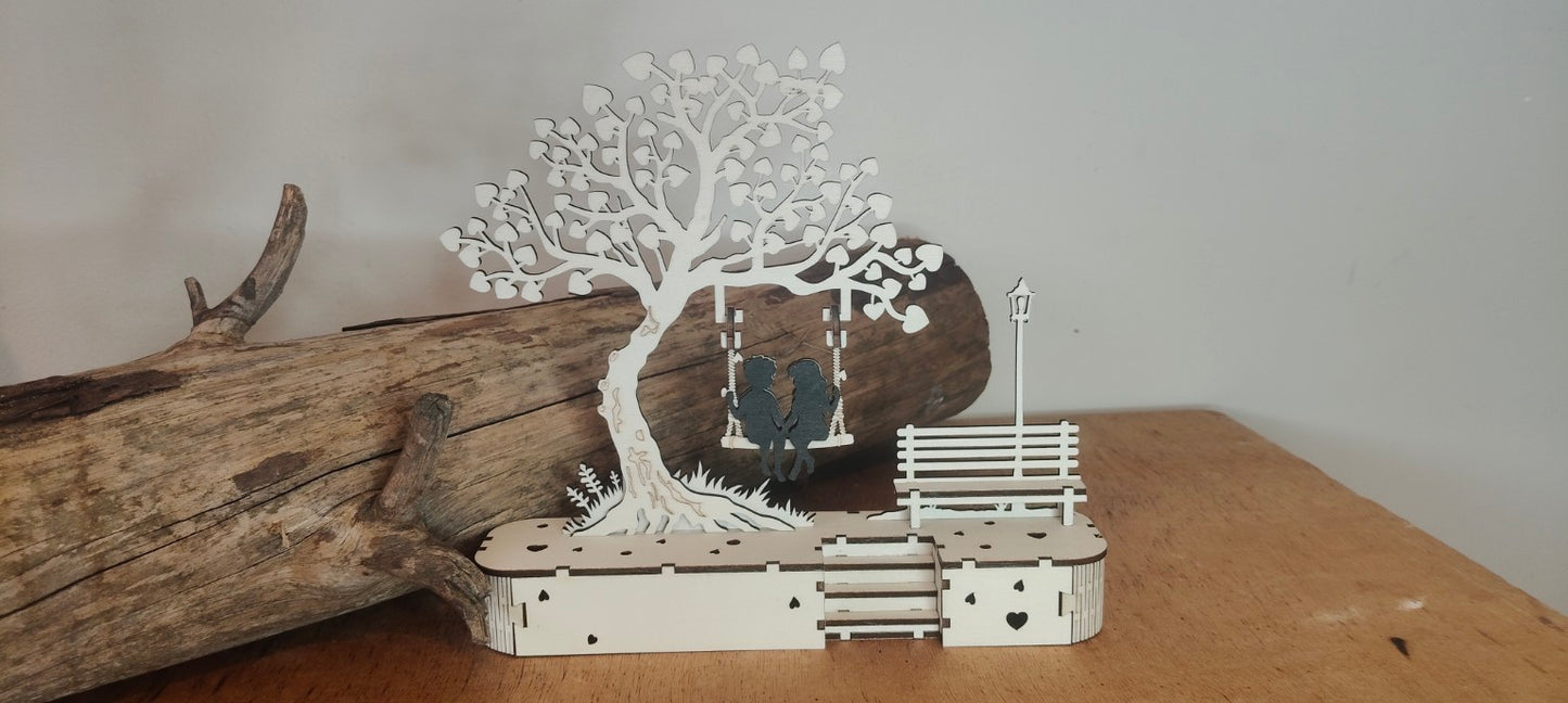 Décoration en bois balançoire romantique sous un arbre en contreplaqué tilleul