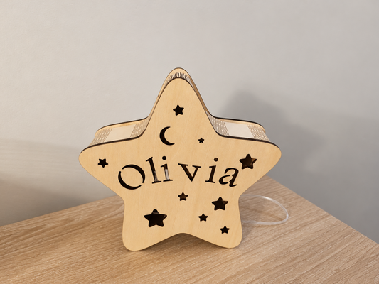 Veilleuse étoile personnalisée en bois Olivia éteinte, photo retouchée
